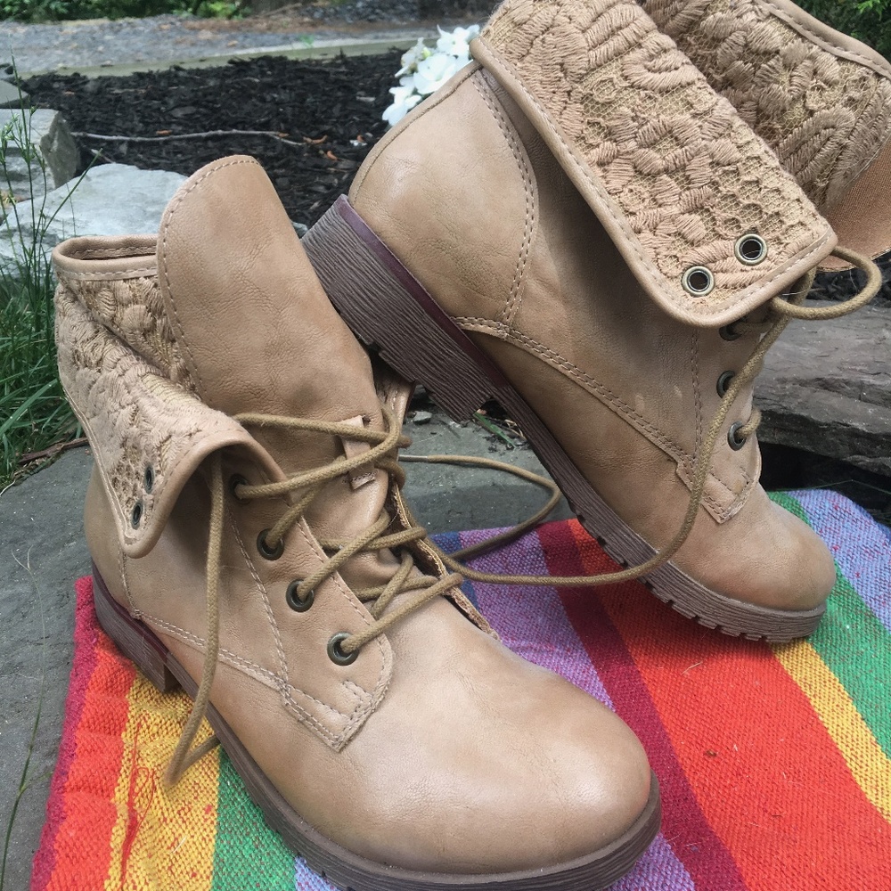 booties, light brown